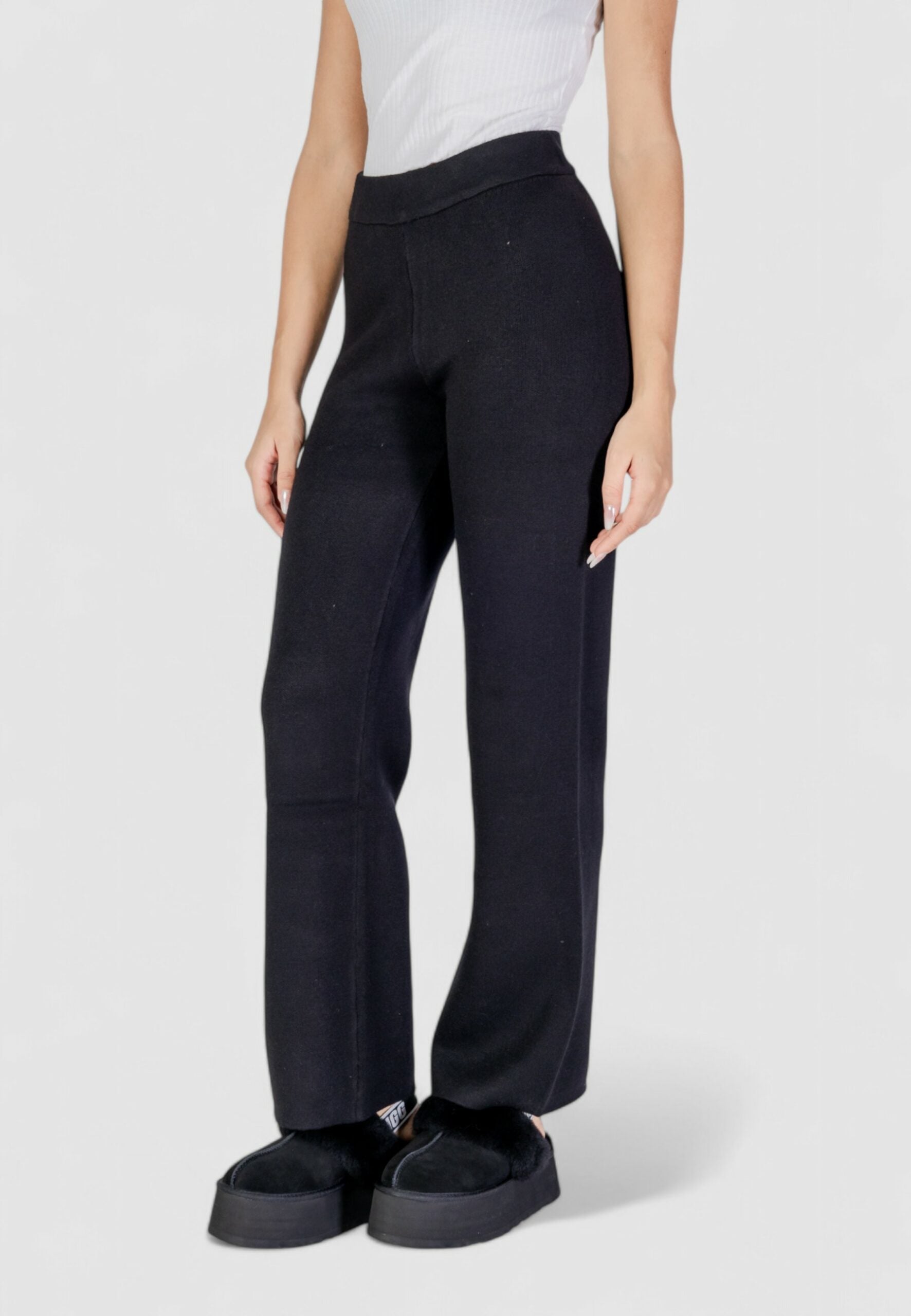 Pantaloni VERO MODA 10314220