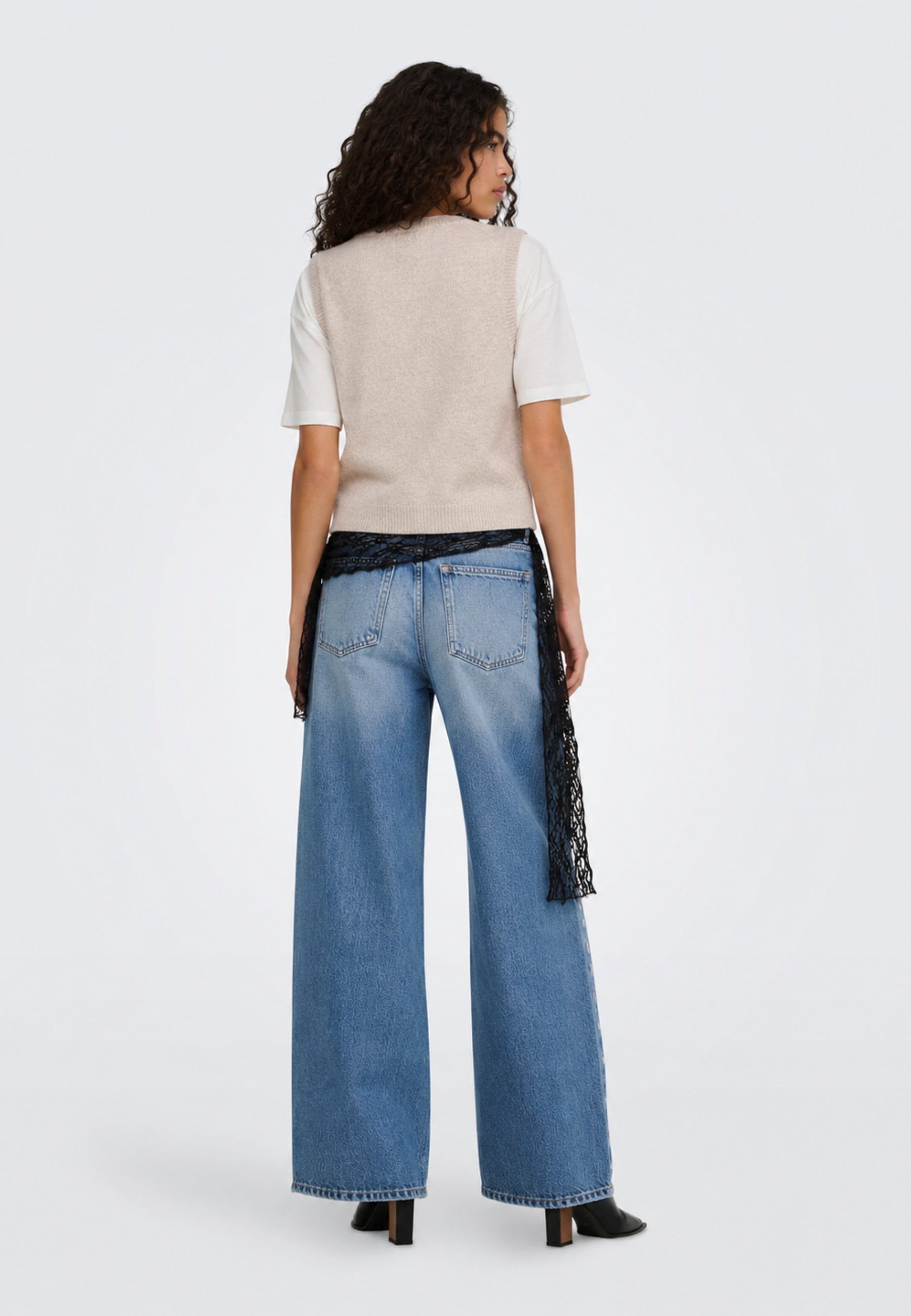 Pantaloni 15381848