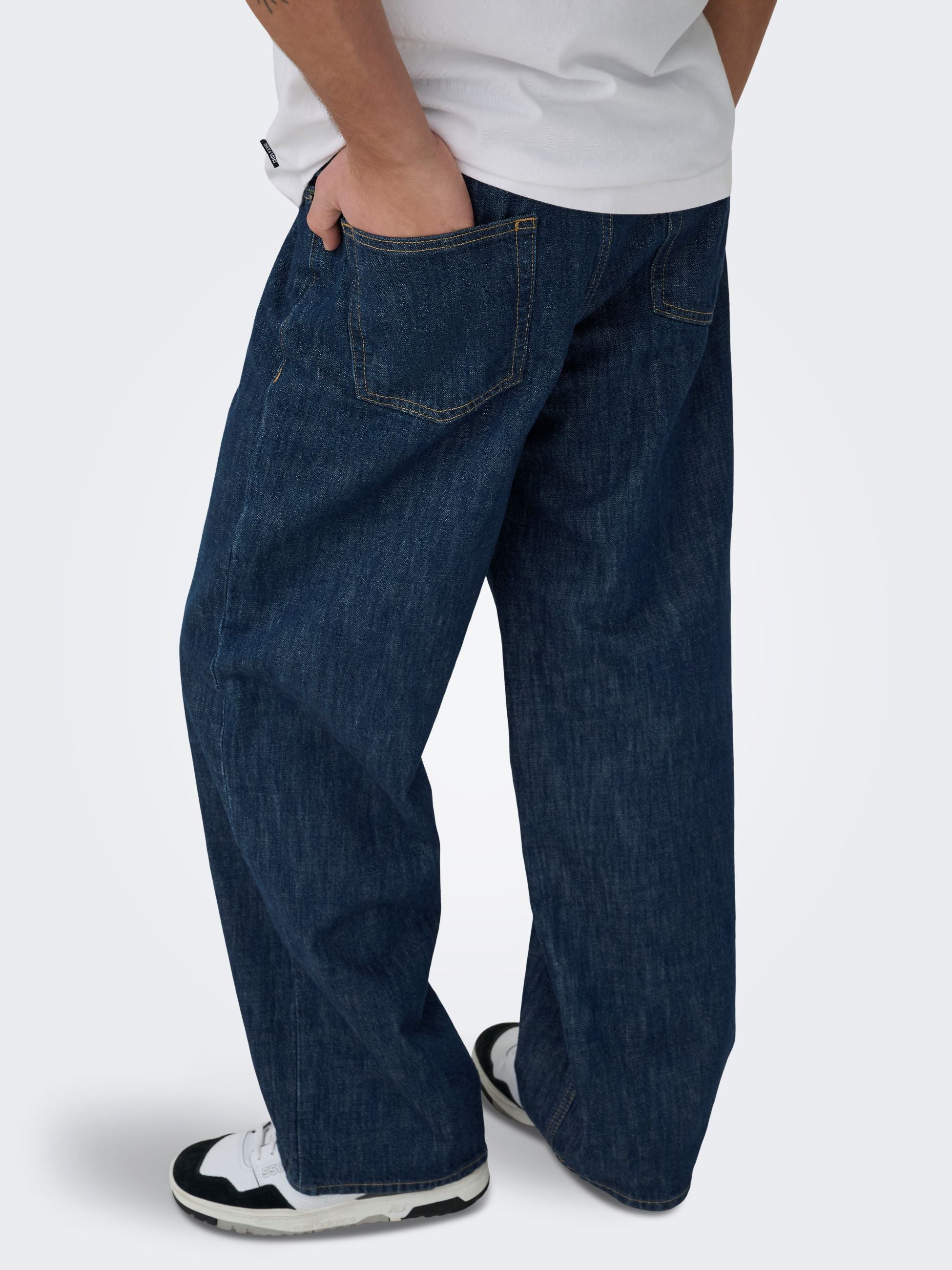 Pantaloni 22038568