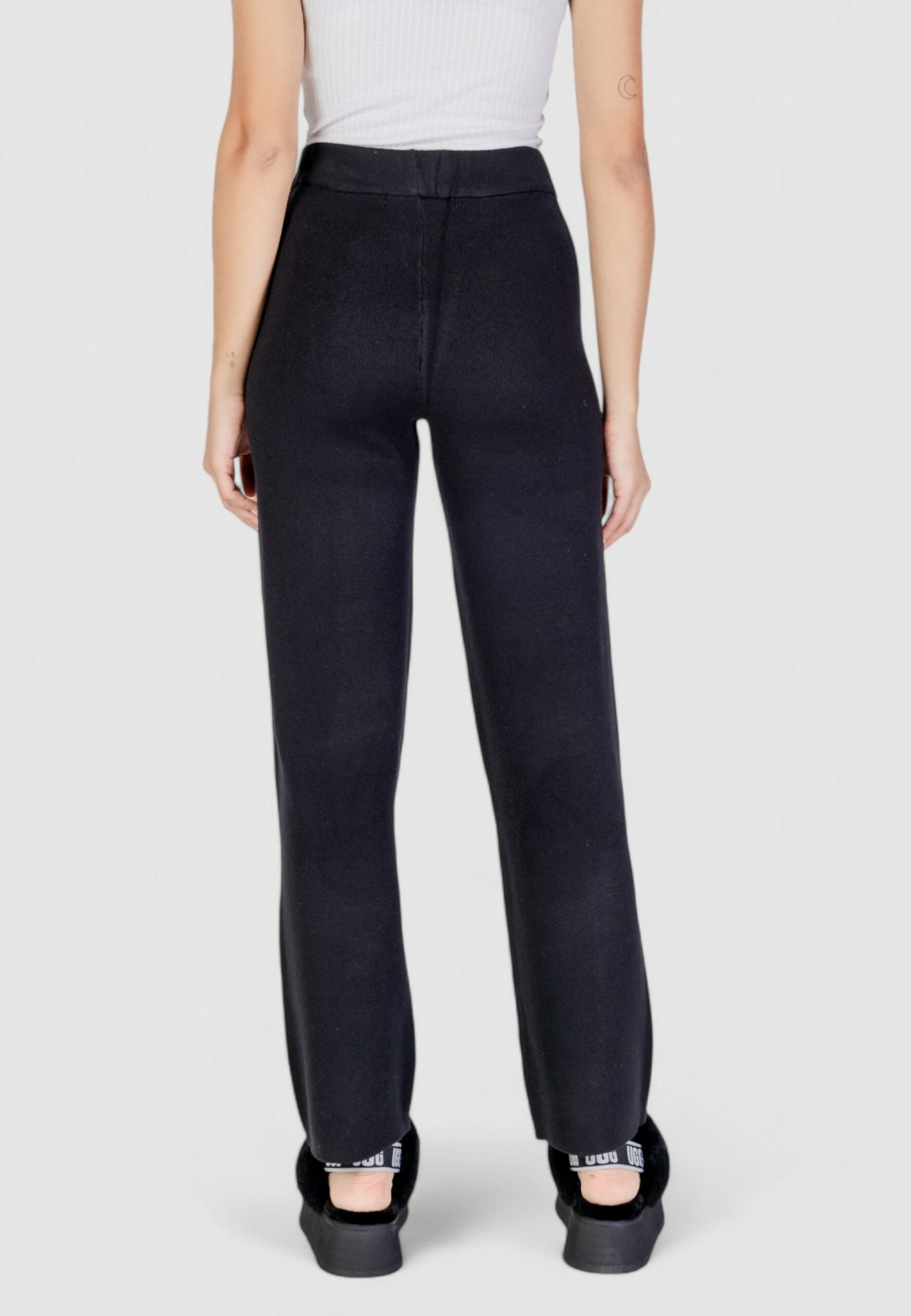 Pantaloni VERO MODA 10314220