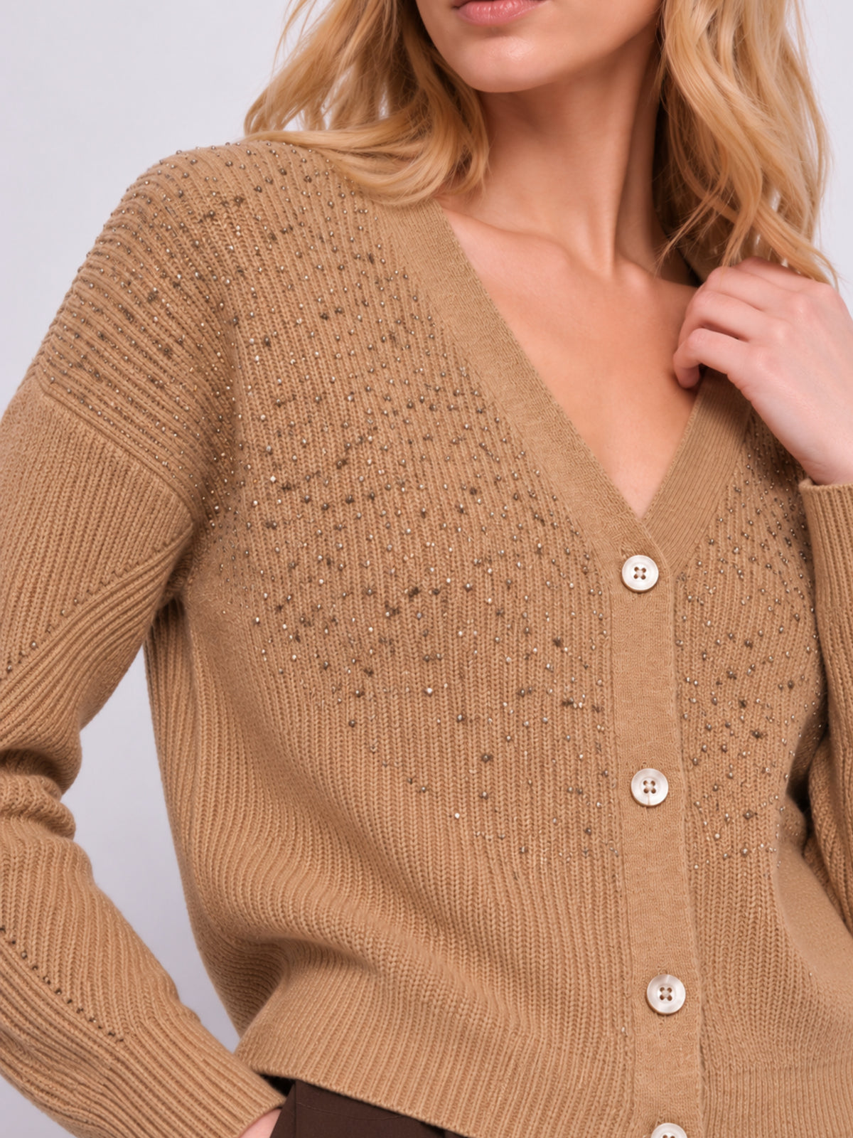 Cardigan scollo a V con strass Gaudi Jeans, cammello, dettaglio degli strass