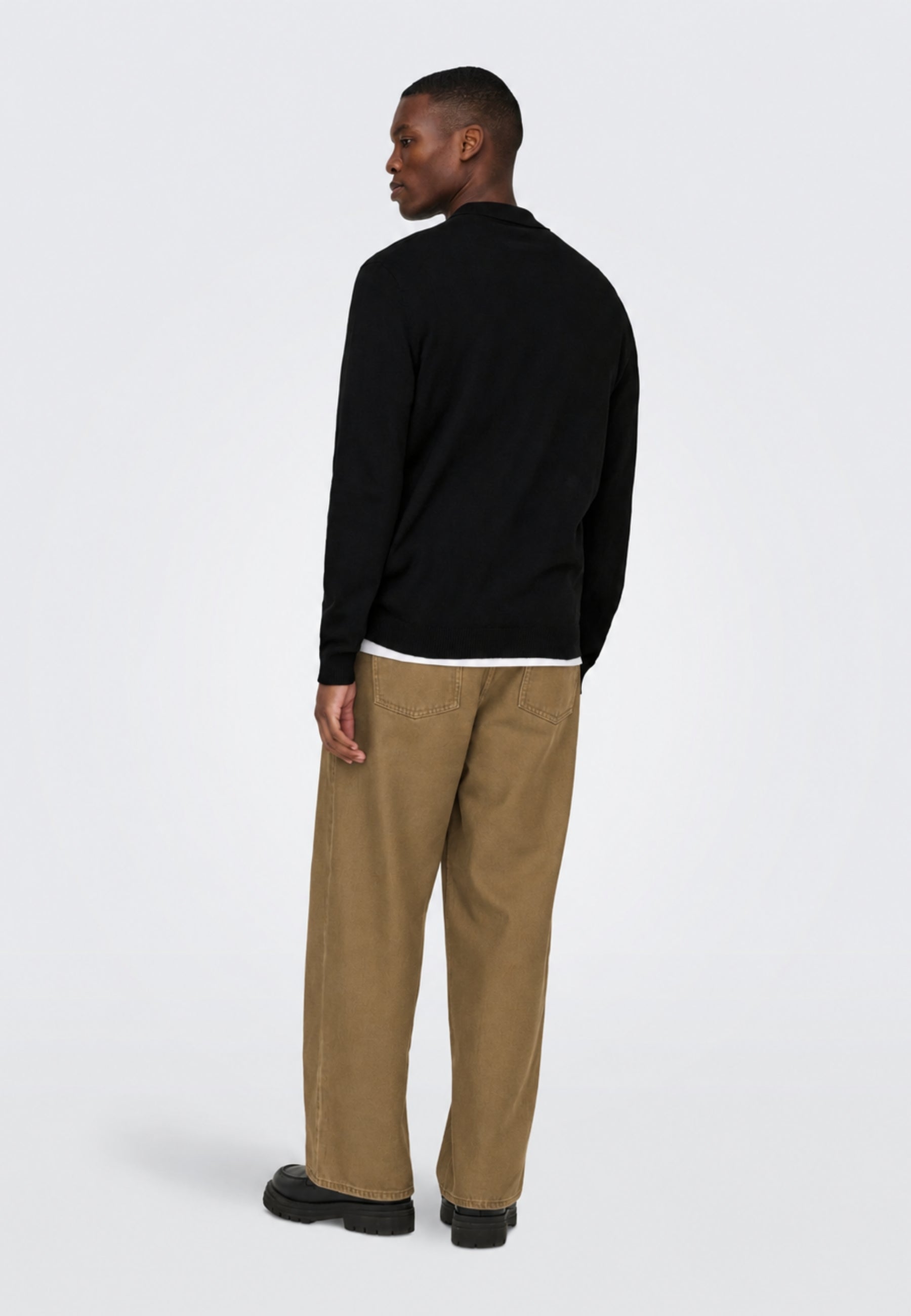 Pantaloni 22039228