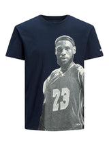 12189738 - T-shirt modello Over con stampa basket.