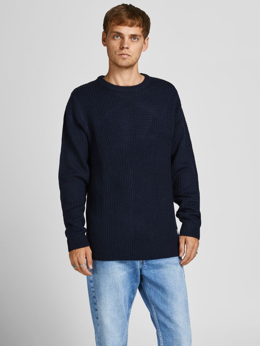 12189200 - Maglione girocollo con trama a due sensi.