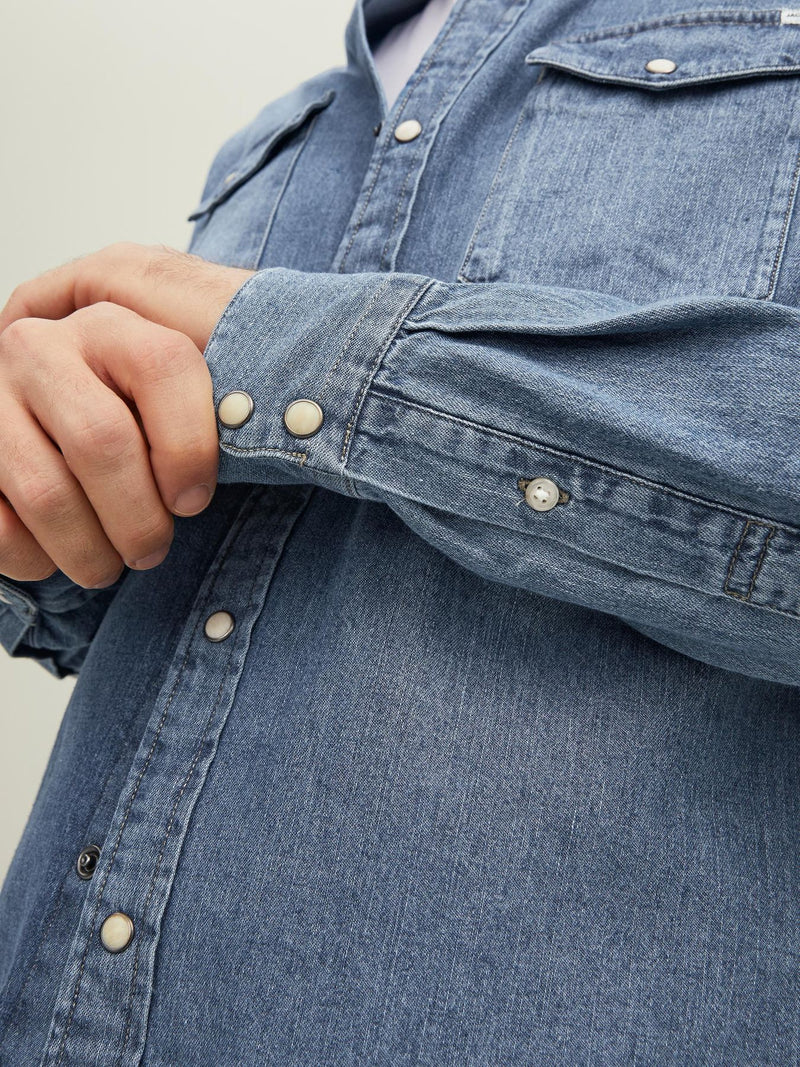 12138115 - Camicia di jeans, bottoni in madreperla, a clip